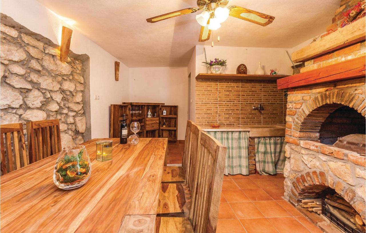 Stunning Home In Punat With Kitchen Stara Baska Bagian luar foto